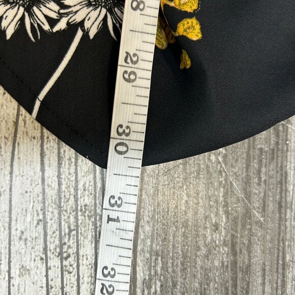 Maurices Womens Flowy Tank Top Plus Size 1X Black Dark Floral Lightweight Airy - Picture 6 of 6